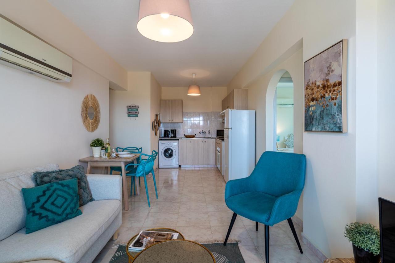 Sunny 2-Br Apartment In Mackenzie Larnaca Zewnętrze zdjęcie