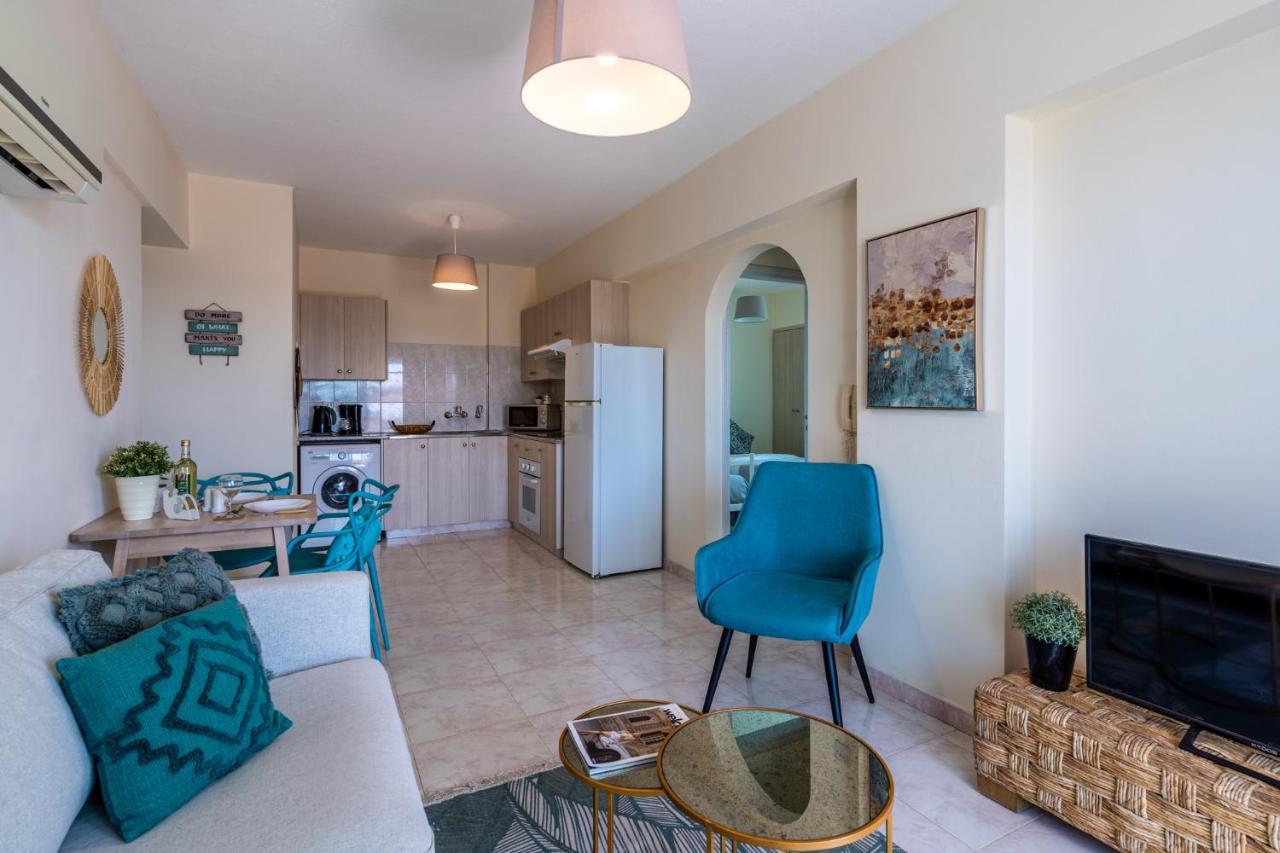 Sunny 2-Br Apartment In Mackenzie Larnaca Zewnętrze zdjęcie