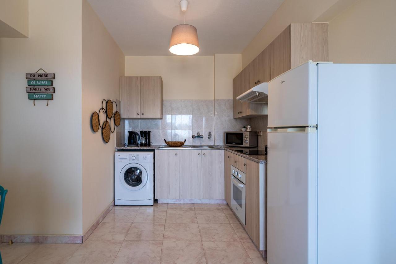 Sunny 2-Br Apartment In Mackenzie Larnaca Zewnętrze zdjęcie
